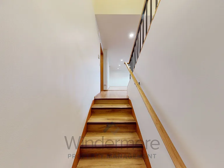 1976 Scarpelli Dr — Photo 11