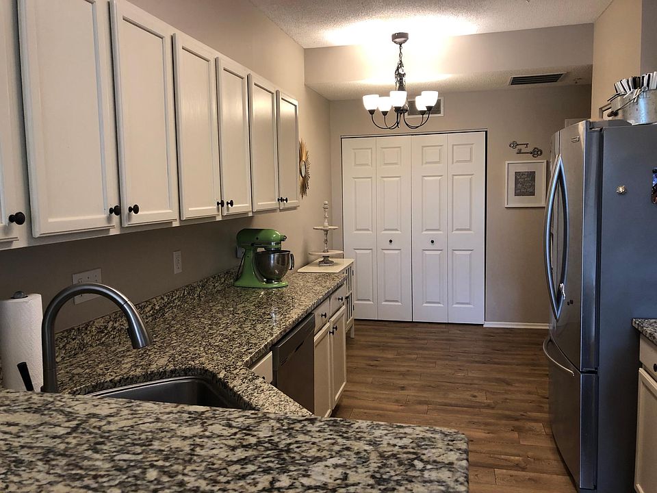 1st image of 5010 Holly Ln N Unit 5