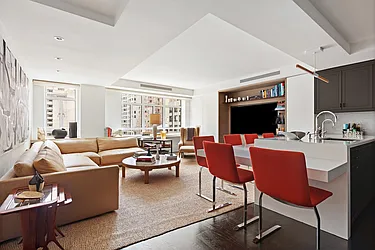 21 East 61st Street, #8C