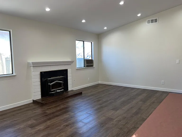 37743 Sulphur Springs Rd — Photo 5