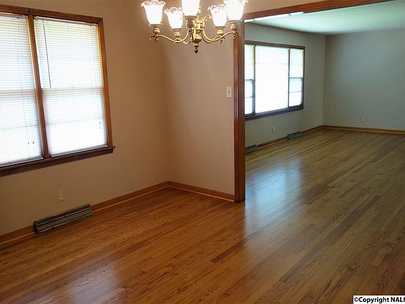 5th image of 902 Jordan Ln NW
