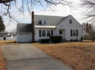 7 Colonial Dr, Schenectady, NY 12306