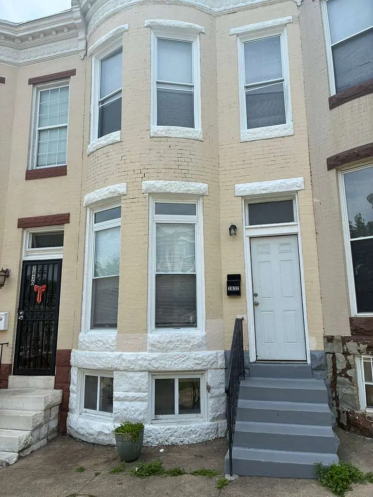 4 bed, 1338 sqft, $1,995 — Photo 1