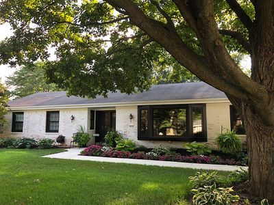 8639 N Greenvale Rd, Bayside, WI, 53217