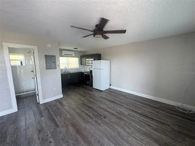 1896 Ocean Shore Blvd — Photo 4