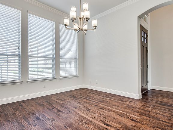 Charming dining room