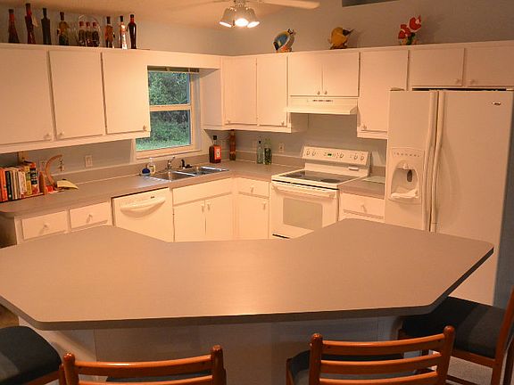 2nd image of 3026 Peachtree Dr