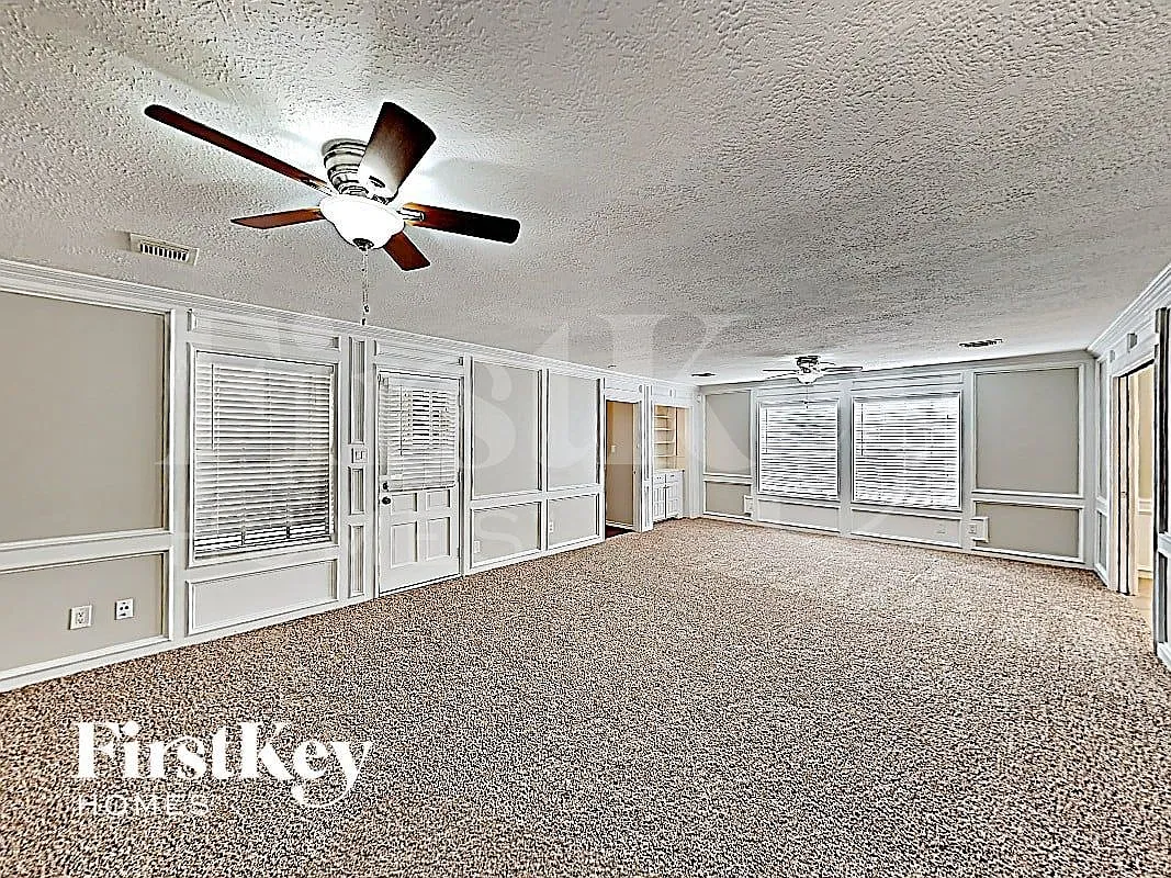 4 bed, 3.5 bath, 3476 sqft, $2,375 — Photo 3