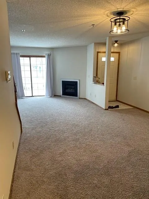 2 bed, 1.5 bath, 1230 sqft, $2,100 — Photo 4