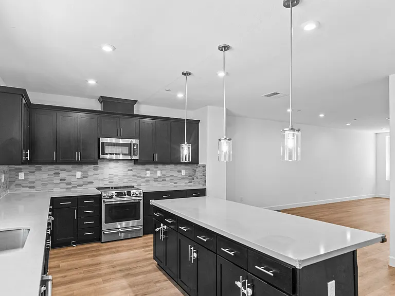 1744 Pedrozzi Cmn — Photo 15