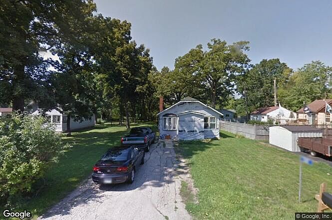 1st image of 2210 Lakeshore Dr