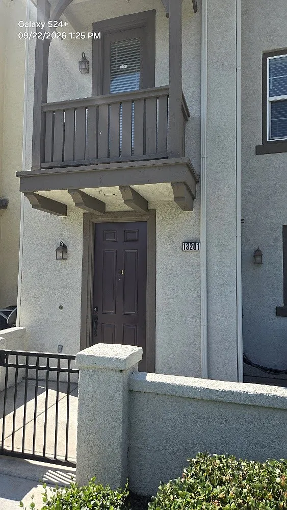 2 bed, 2.5 bath, 1378 sqft, $2,850 — Photo 2
