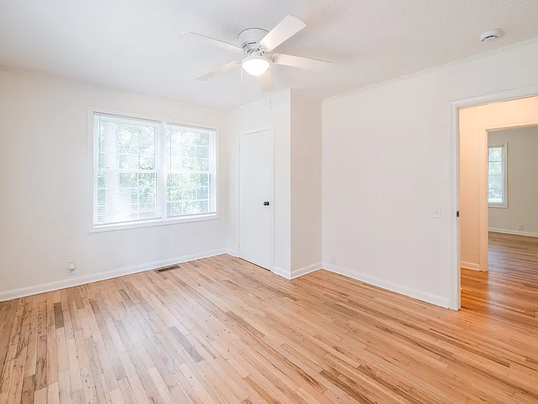 706 E Pinetree Blvd — Photo 48