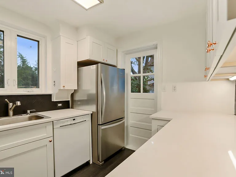 3273 Worthington St NW — Photo 13