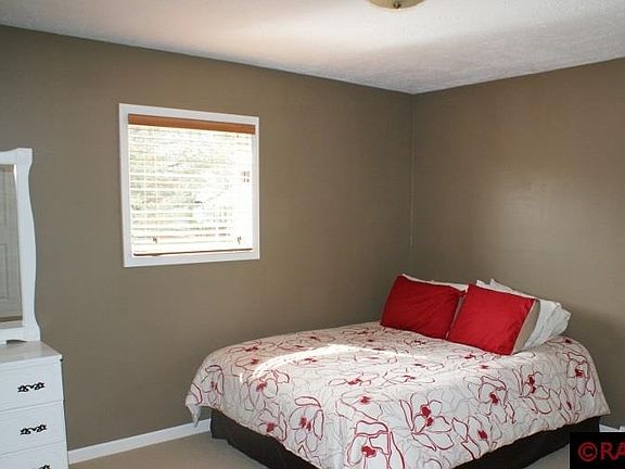 3rd image of 105 Willow Ln