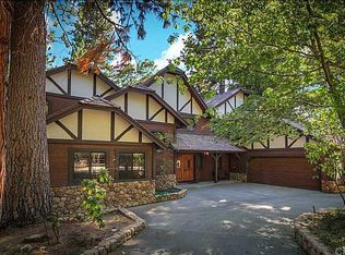 27701 High Knoll Rd, Lake Arrowhead, CA 92352