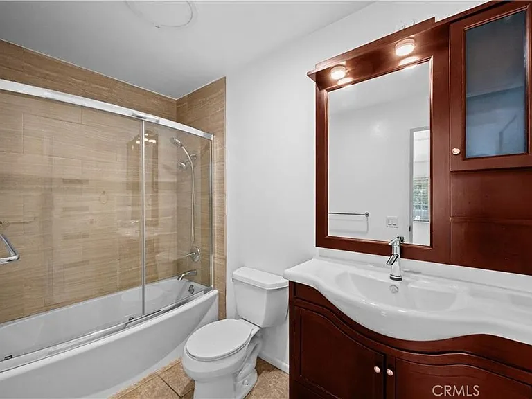 2940 N Verdugo Rd #214 — Photo 6