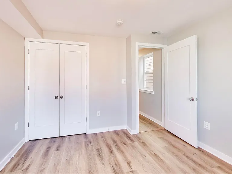 622-624 Girard St NE — Photo 52