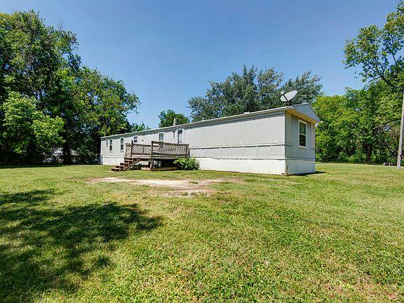 4th image of 1105 S Golden Avenue