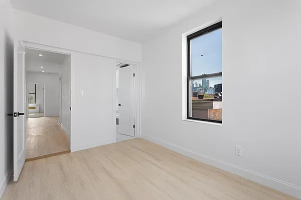 Rented by E Realty International Corp | media 10