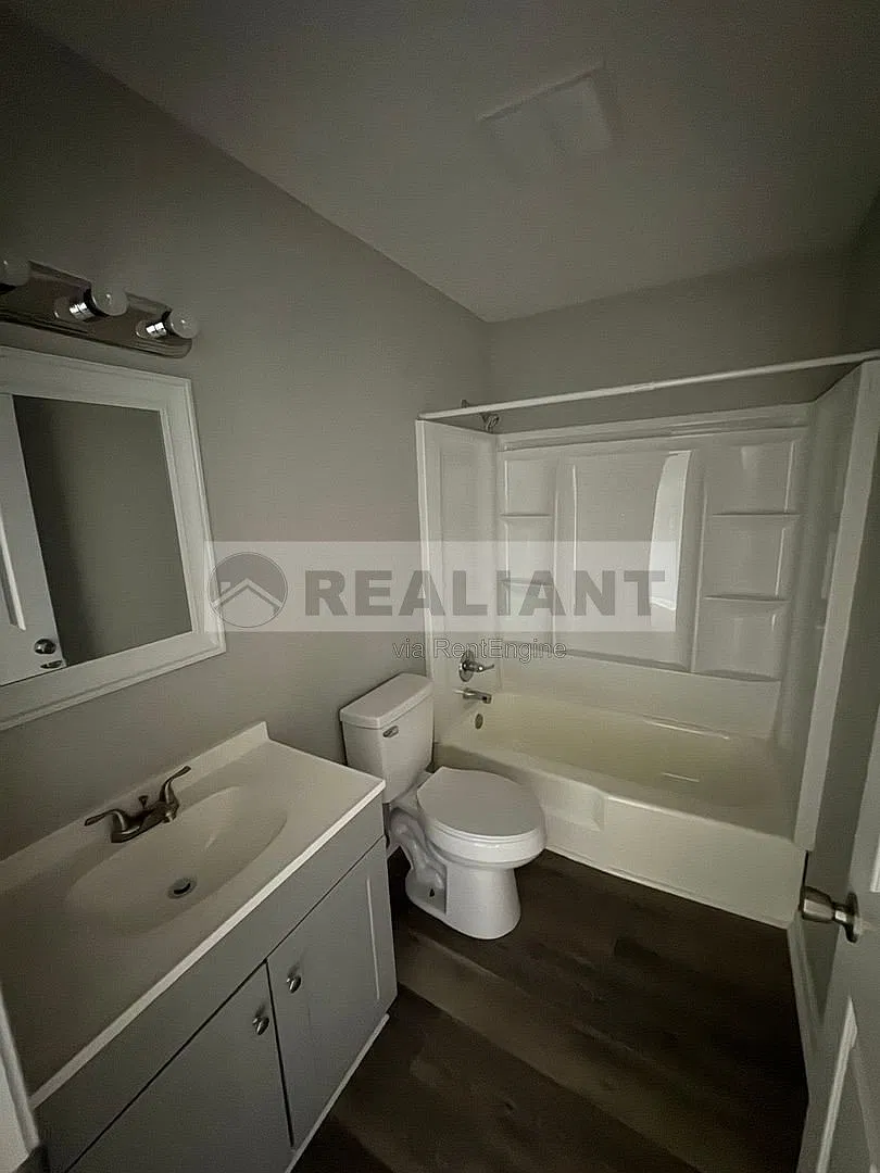 2 bed, 1.0 bath, 1095 sqft, $1,095 — Photo 4