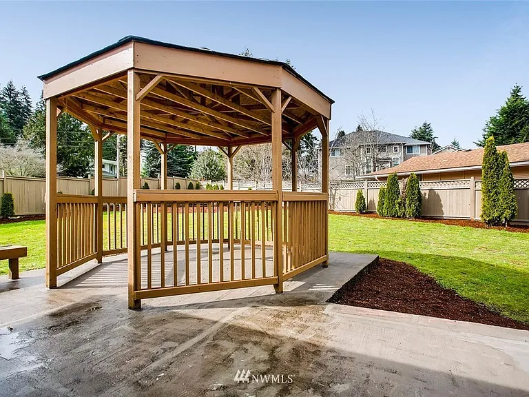 3605 175th Ct NE — Photo 28