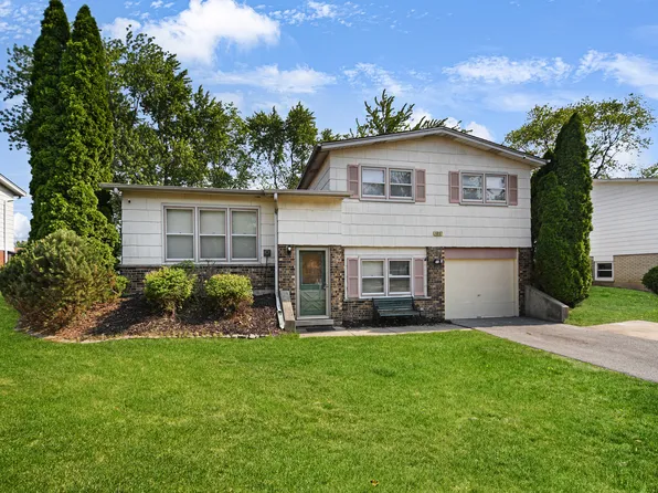 4907 Imperial Dr, Richton Park, IL 60471