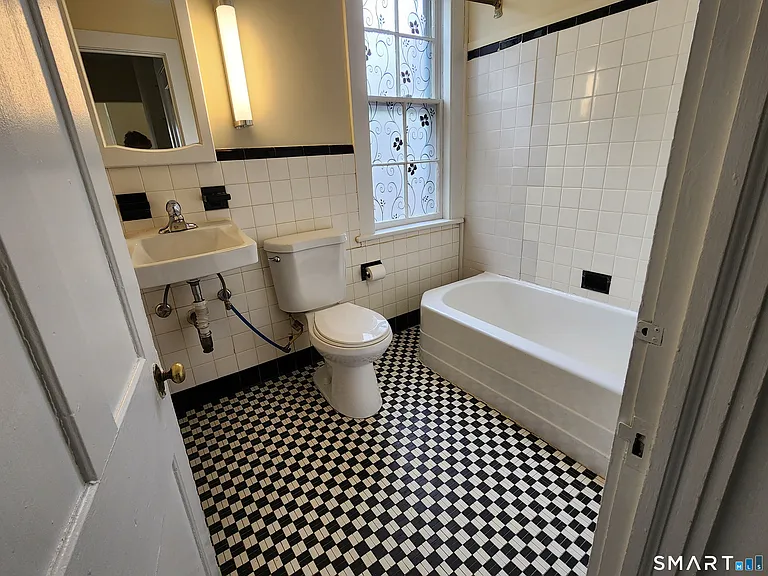 37 Lincoln Ave #3 — Photo 7