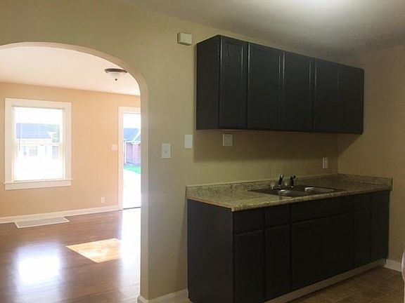 4th image of 4522 Evanston Ave