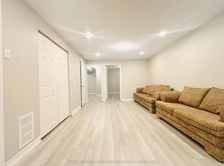 3863 Skyview St, Mississauga, ON L5M 8A1