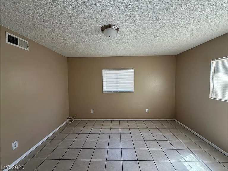 110 Silver St — Photo 11