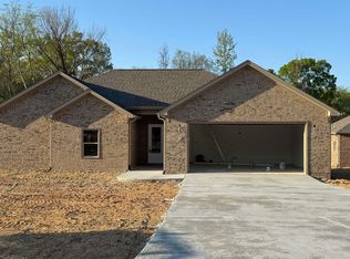 210 Petronia St, Hot Springs National Park, AR 71913