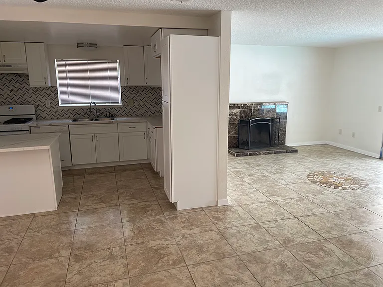 4901 Gardena Dr #HOUSE — Photo 2