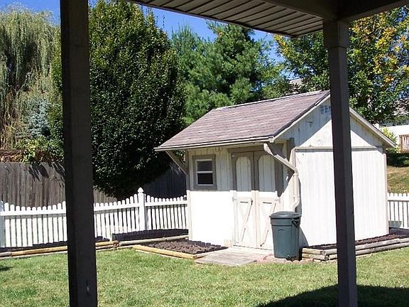 5th image of 500 Heritage Trce