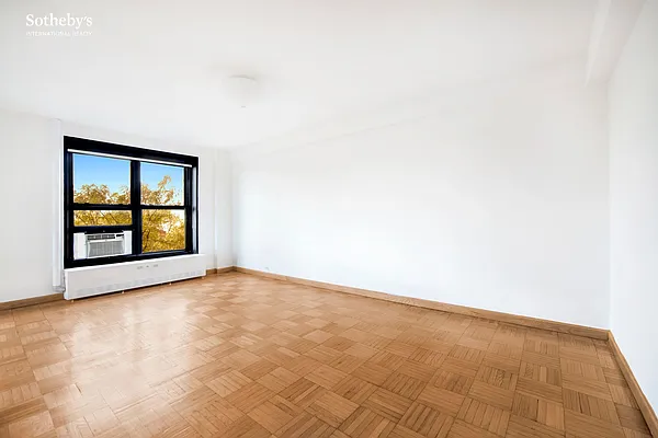 Sold by Sotheby's International Realty | media 7