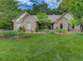 17704 Greystone Terrace Dr, Chesterfield, MO 63005