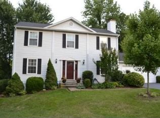 1407 Valebrook Ln, Herndon, VA 20170