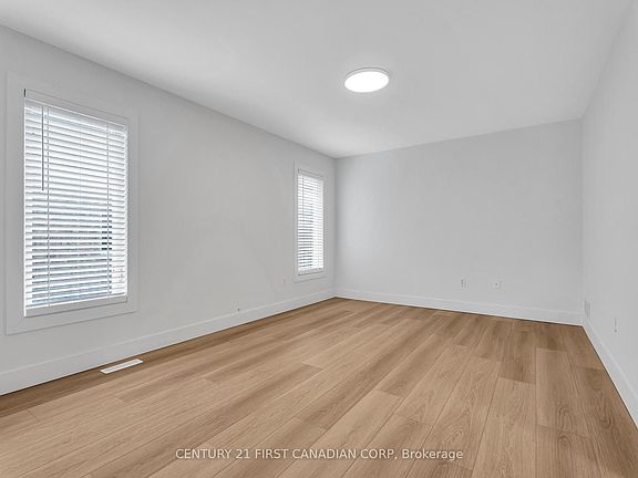 5th image of 799 Oakcrossing Rd