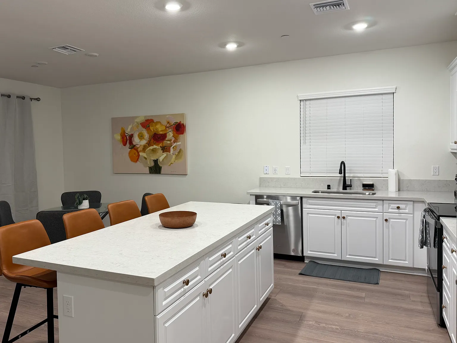 3 bed, 1542 sqft, $3,750 — Photo 3