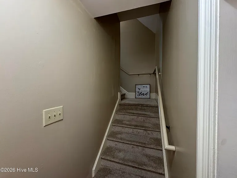 2906 Brentwood Dr N — Photo 18