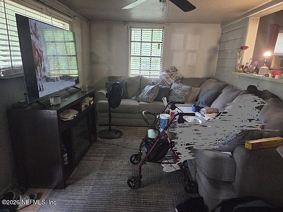 2nd image of 303 E KANSAS Street