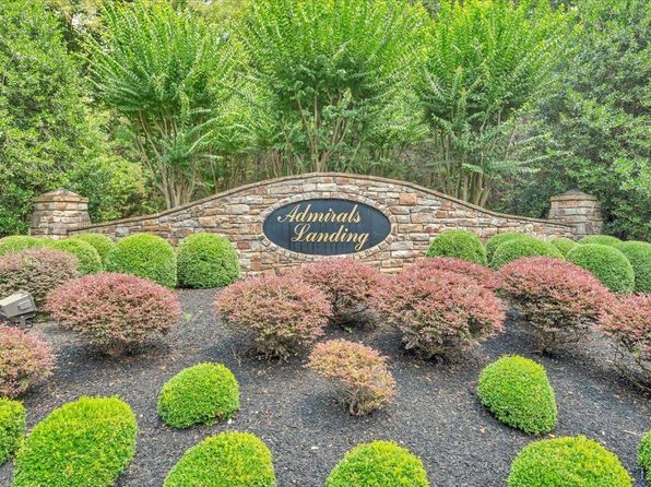 378 Lake View Point, Glade Hill, VA 24092