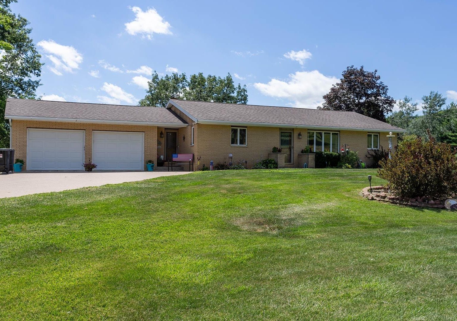 15926 Asbury Rd, Dubuque, IA 52002 | Zillow
