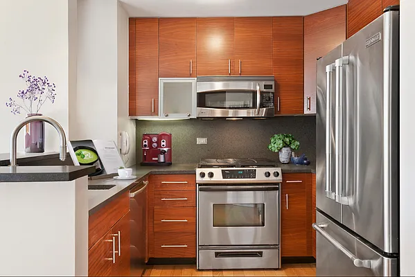 Rented by Compass | media 19