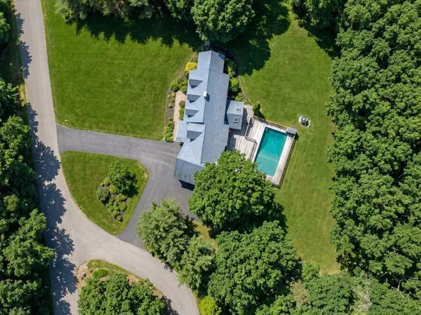 6 Stone Ridge Drive, Waterville, ME 04901