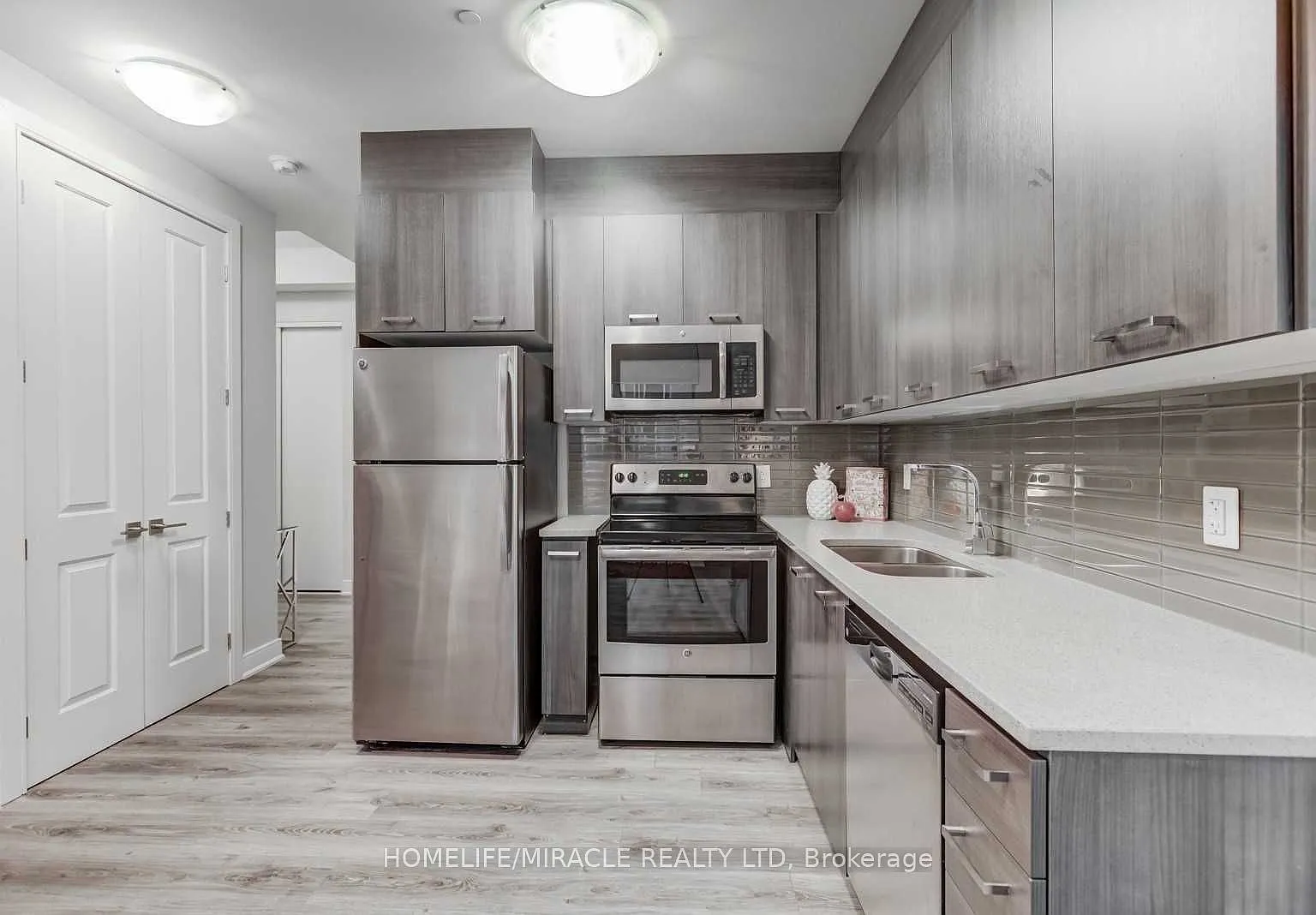 2 bed, $2,900 — Photo 4