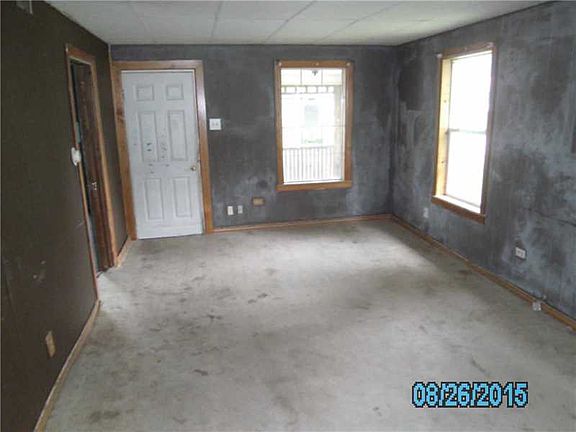 4th image of 4826 W Bertha St