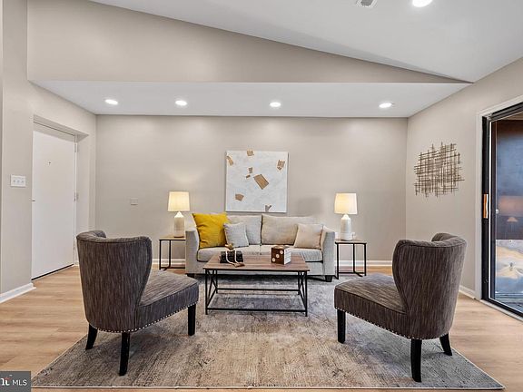 2nd image of 1102 Castle Harbour Way Unit 3D