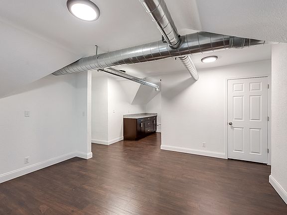 5th image of 2723 Pillsbury Ave Floor 3