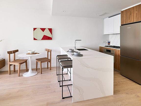 5th image of 20 Halletts Point Unit Penthouse 11